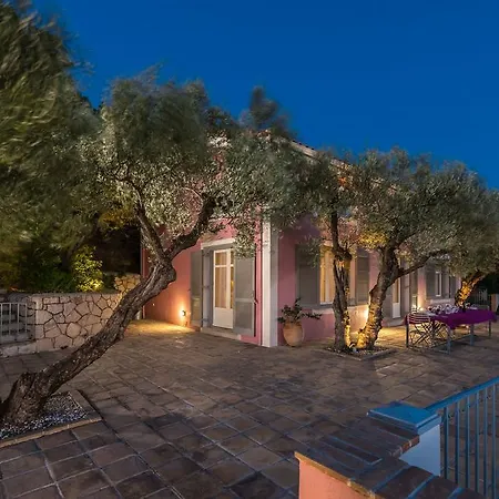 Oliva, In A Serene Location & Private Pool, By Zantewize Villa