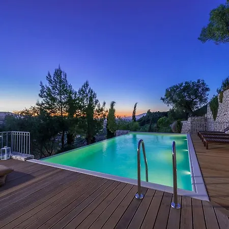 Oliva, In A Serene Location & Private Pool, By Zantewize Willa